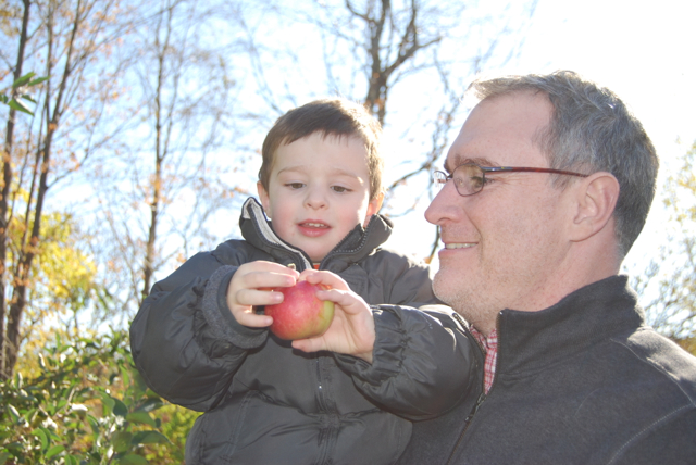 2011-11-05-ApplePicking - 075