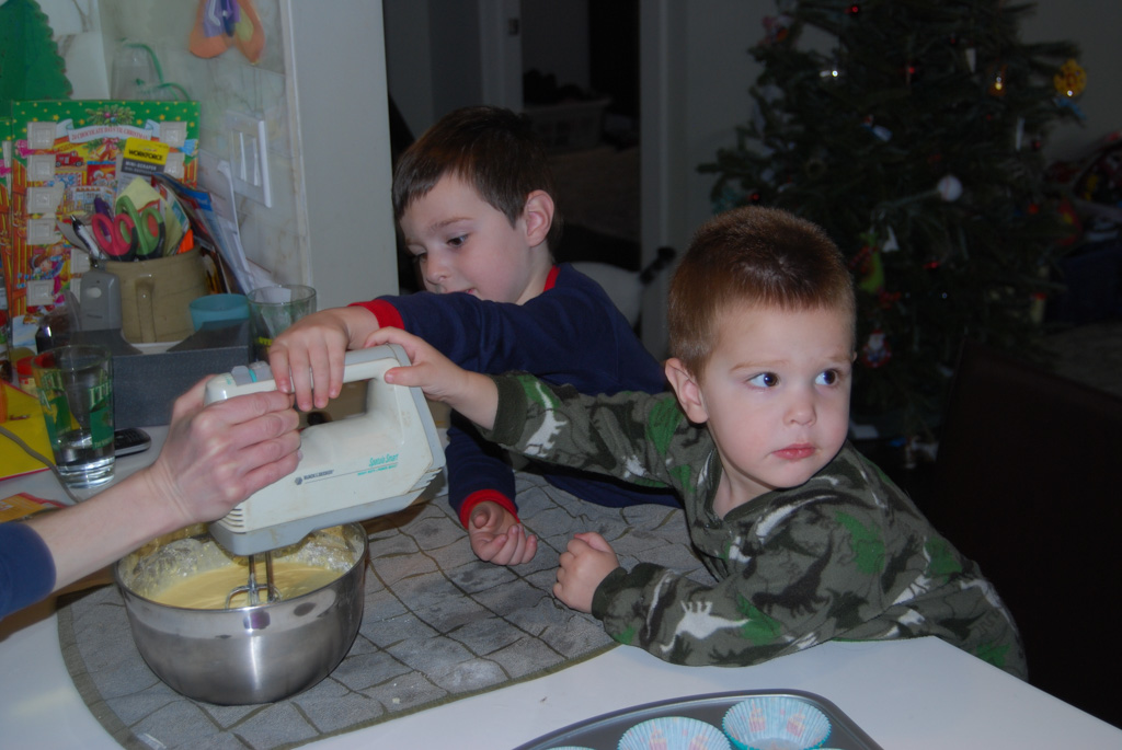 2012-12-22-MakingCookiesAndDadBDay-27.jpg