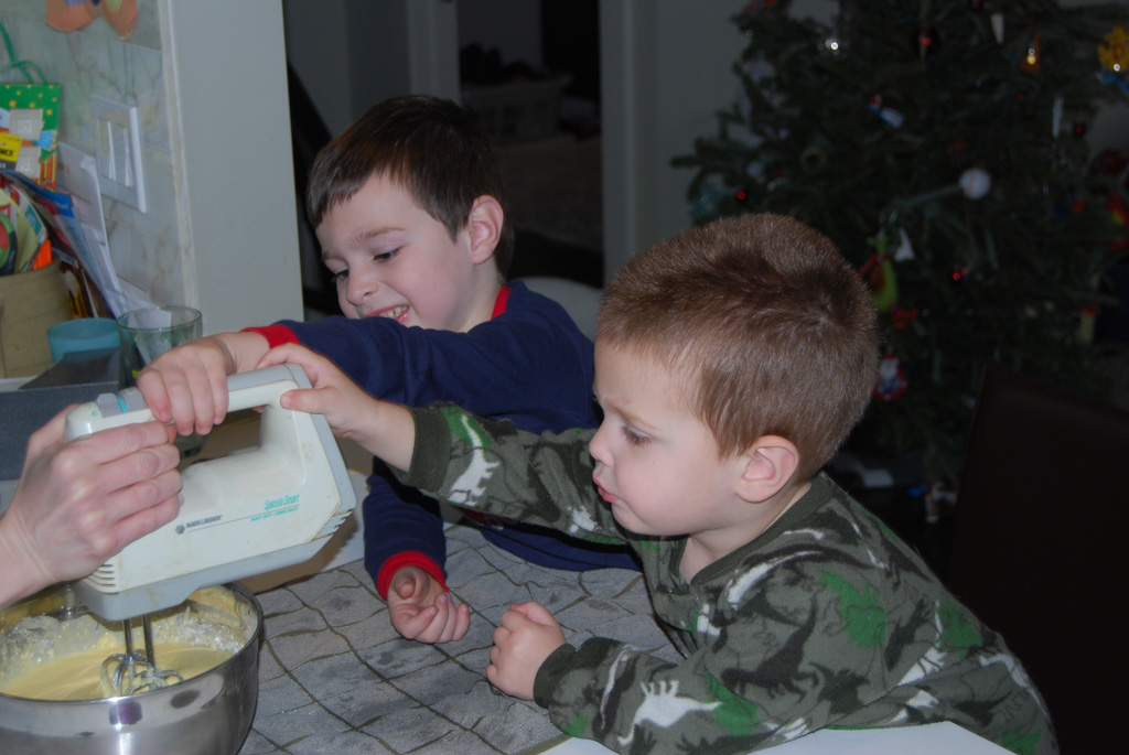 2012-12-22-MakingCookiesAndDadBDay-28.jpg