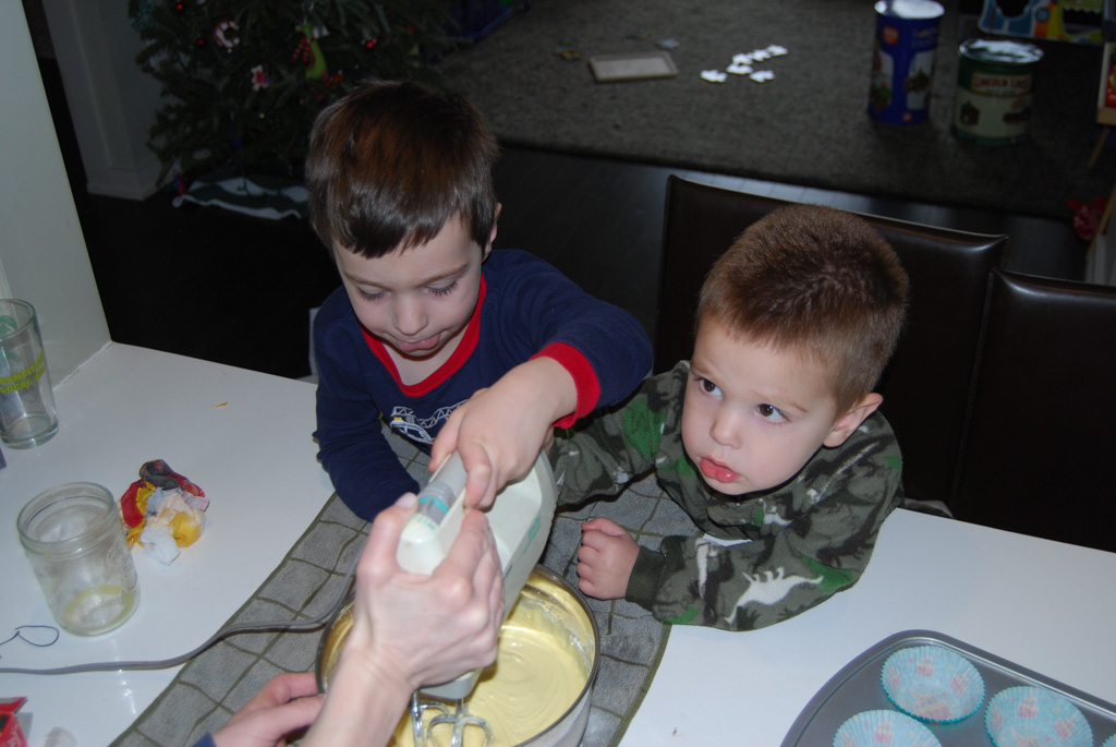 2012-12-22-MakingCookiesAndDadBDay-30.jpg