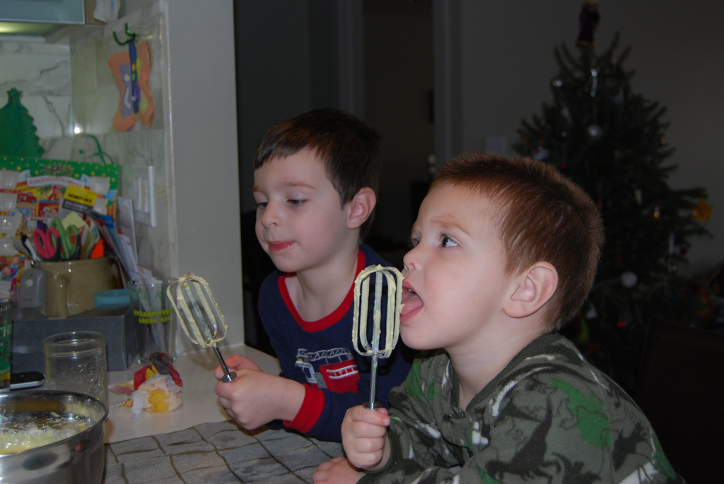 2012-12-22-MakingCookiesAndDadBDay-35.jpg