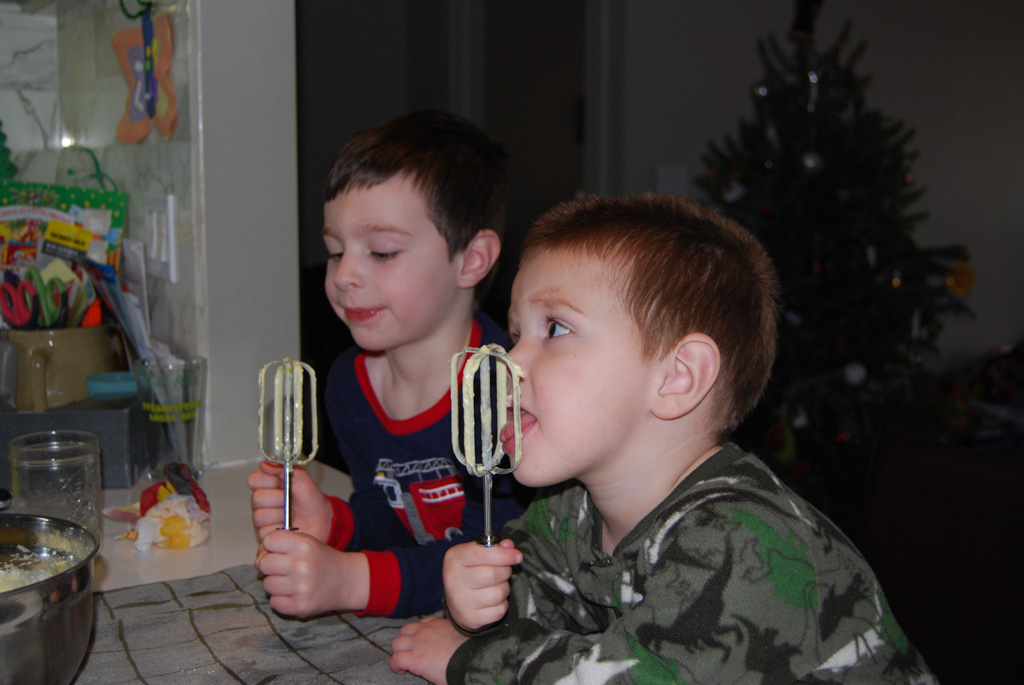 2012-12-22-MakingCookiesAndDadBDay-36.jpg